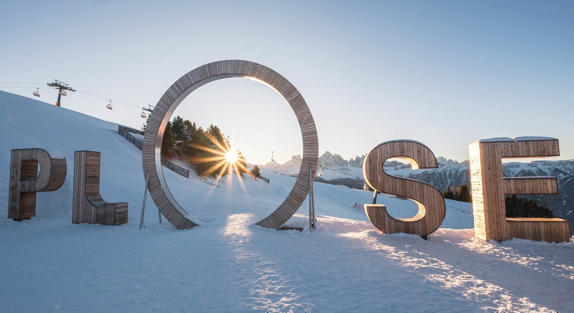 Skifahren, roSkifahren, rodeln und winterwandern in den Dolomiten deln und winterwandern in den Dolomiten